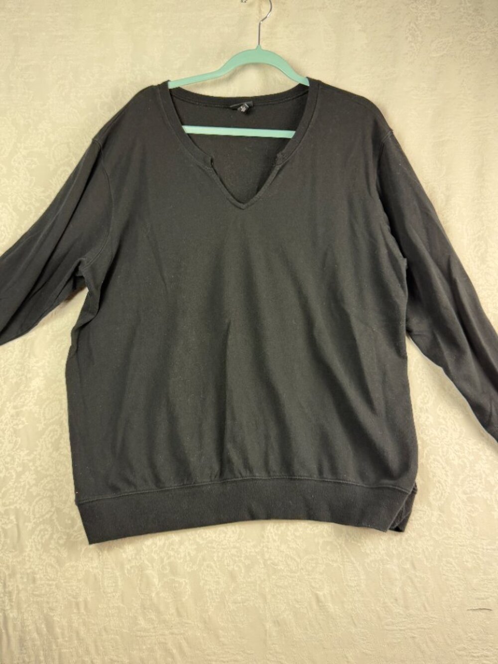 Torrid Women's 2X Black Long Sleeve V Neck Pullover Top Casual Sweatshirt